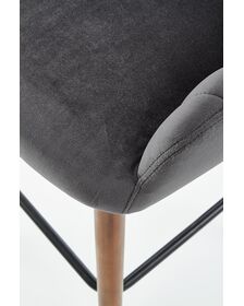 Stilingi namai su pusbario kede