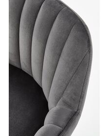 Stilingi namai su pusbario kede