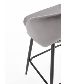 Baro baldai ir minkstos baro kedes